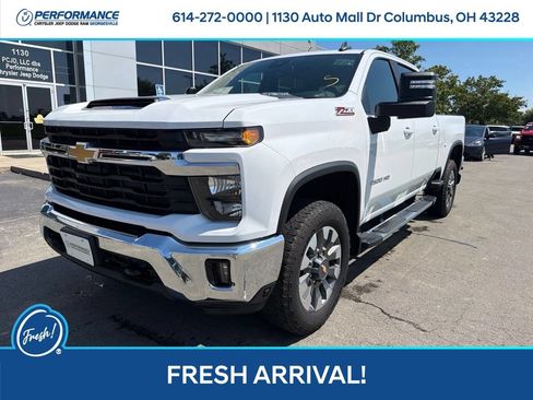 Used 2024 Chevrolet Silverado 2500 LT w/ Convenience Package AWD/4WD image 4