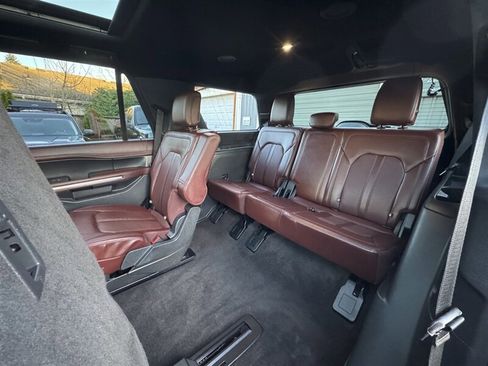 Used 2022 Ford Expedition Limited AWD/4WD image 16