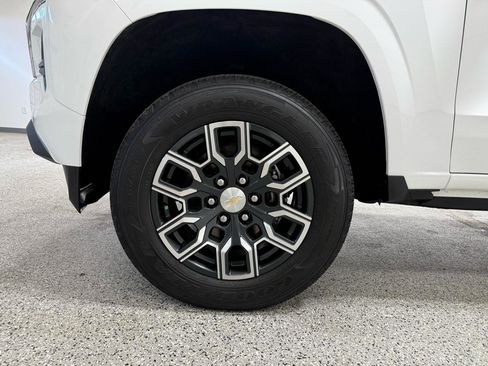 Used 2023 Chevrolet Colorado LT w/ LT Convenience Package III AWD/4WD image 9