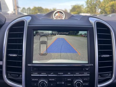 Used 2016 Porsche Cayenne AWD/4WD image 23