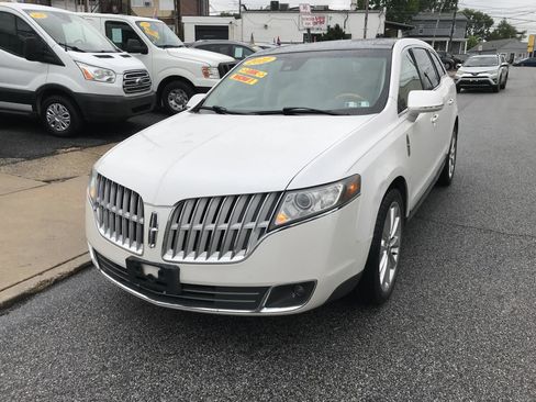 Used 2012 Lincoln MKT AWD/4WD image 3