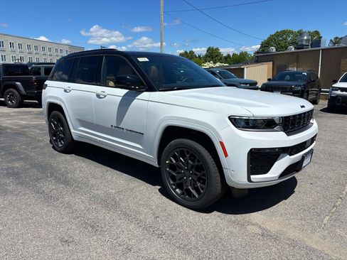 New 2026 Jeep Grand Cherokee Summit w/ Obsidian Package AWD/4WD image 1