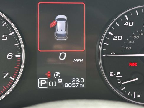 Used 2024 Subaru Crosstrek 2.5i Limited AWD/4WD image 26