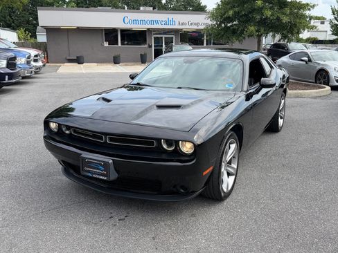 Used 2015 Dodge Challenger SXT w/ Super Sport Group (SS/T) RWD image 3