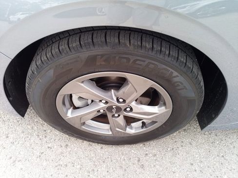 Used 2024 Kia K5 LXS image 9