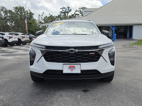 Used 2025 Chevrolet Trax RS w/ Driver Confidence Package FWD image 9