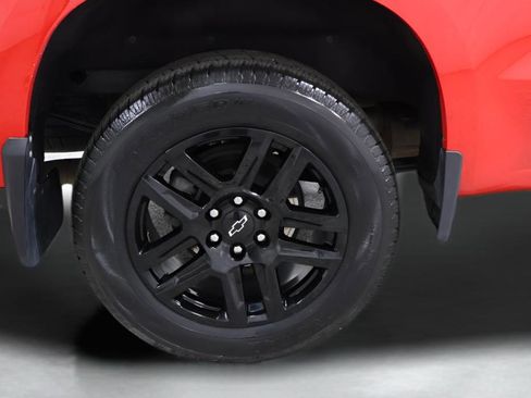 Used 2024 Chevrolet Silverado 1500 Custom image 32