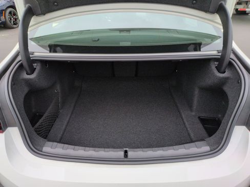 Used 2023 BMW 330i Sedan w/ Driving Assistance Package image 31