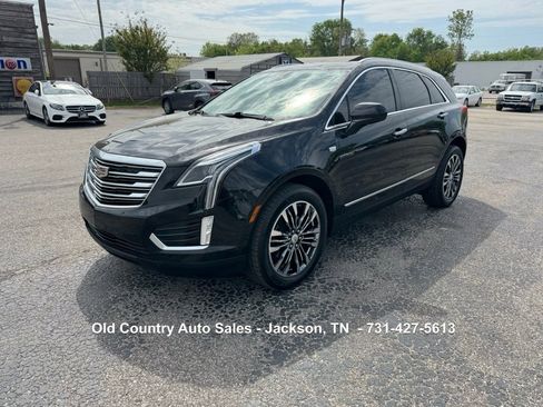 Used 2017 Cadillac XT5 Premium Luxury FWD image 2