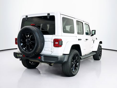 Used 2021 Jeep Wrangler Sahara w/ Cold Weather Group image 9