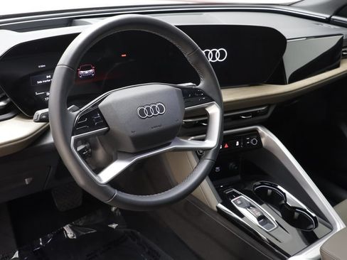 Used 2025 Audi Q5 Premium Plus w/ Premium Plus AWD/4WD image 7