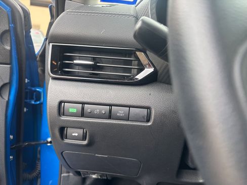 Used 2025 Nissan Sentra SV image 32