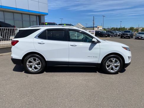 Used 2018 Chevrolet Equinox LT w/ Sun & Infotainment Package AWD/4WD image 6