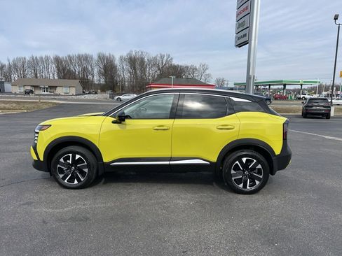 Used 2025 Nissan Kicks SR image 7