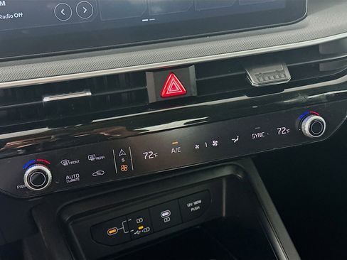 Used 2025 Kia K5 LXS image 23