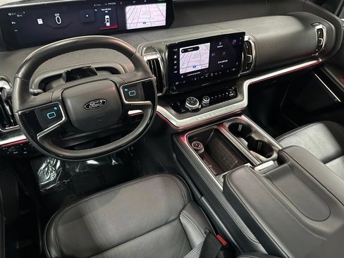Used 2025 Ford Expedition Platinum w/ Stealth Performance Package AWD/4WD image 12