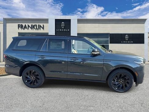 New 2026 Lincoln Navigator Reserve AWD/4WD image 8