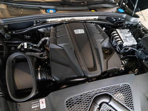 New 2026 Porsche Macan S AWD/4WD image 43