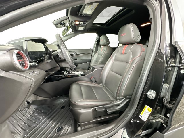 Used 2025 Chevrolet Trax RS w/ Sunroof Package FWD image 4