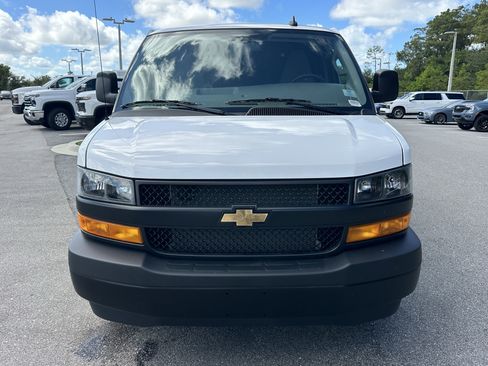 Used 2025 Chevrolet Express 2500 w/ Driver Convenience Package image 5