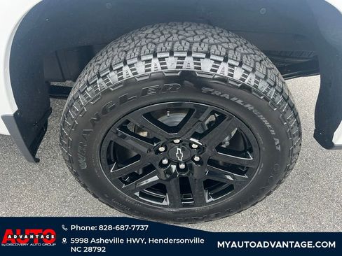 Used 2024 Chevrolet Silverado 1500 Custom w/ Turbomax Blackout Package AWD/4WD image 29