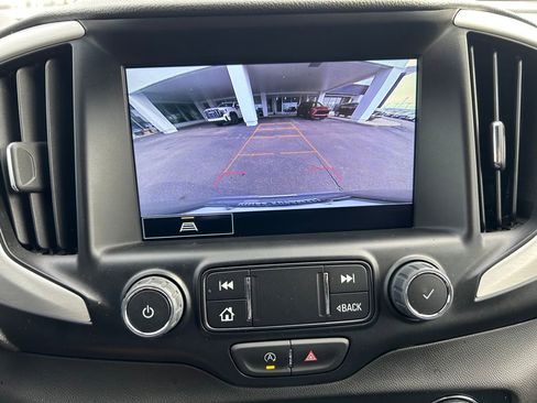 Used 2024 GMC Terrain SLT image 13