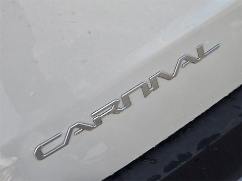 New 2026 Kia Carnival LXS image 8