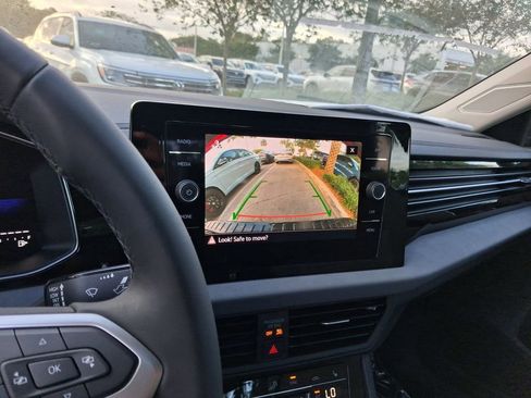New 2026 Volkswagen Jetta SE FWD image 11