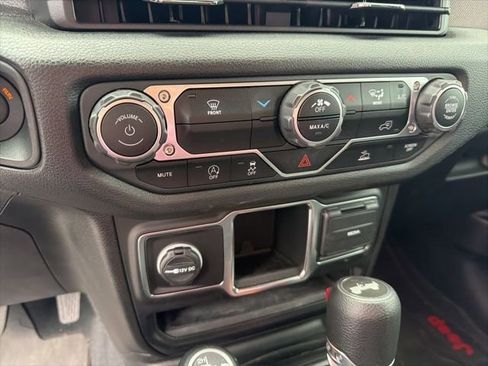 Used 2024 Jeep Wrangler Sport AWD/4WD image 18