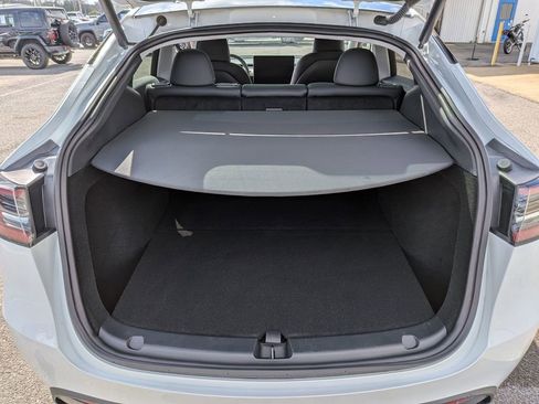 Used 2023 Tesla Model Y Long Range image 31