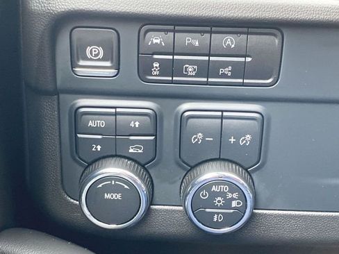 Used 2025 Chevrolet Tahoe Premier image 18