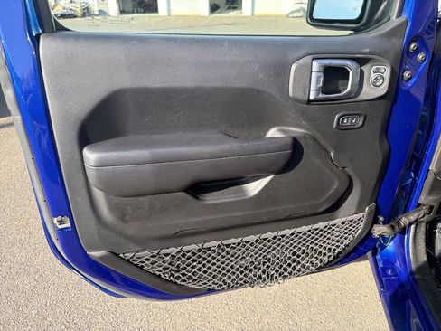 Used 2018 Jeep Wrangler Sport image 13