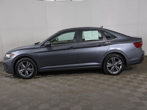 Certified 2023 Volkswagen Jetta SE w/ Panoramic Sunroof Package image 16