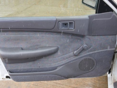 Used 1995 Ford Escort LX image 12