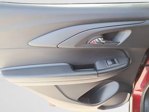 Used 2024 Chevrolet TrailBlazer RS w/ Convenience Package image 11