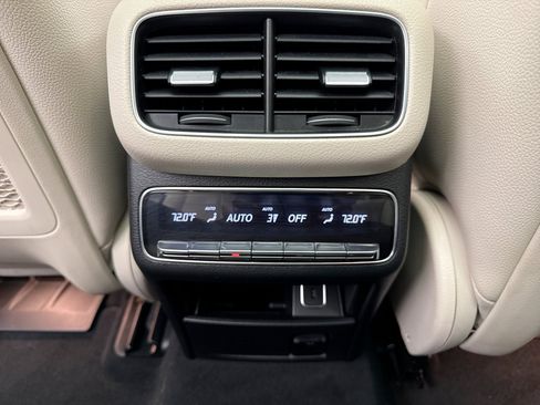 Used 2022 Mercedes-Benz GLS 450 4MATIC image 21