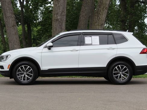 Used 2019 Volkswagen Tiguan SE w/ Panoramic Sunroof Package AWD/4WD image 4