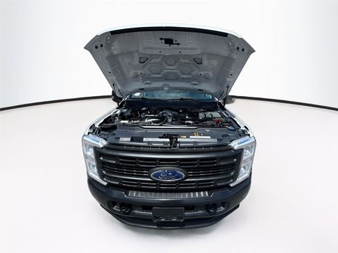 Used 2025 Ford F550 4x4 Crew Cab Super Duty image 25