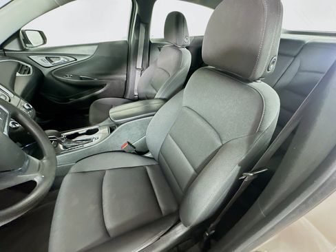 Used 2024 Chevrolet Malibu LT image 13