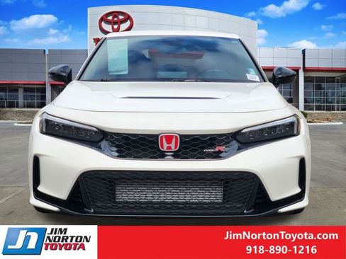 Used 2023 Honda Civic Type R image 2