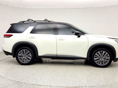 Used 2023 Nissan Pathfinder SL w/ SL Premium Package AWD/4WD image 4
