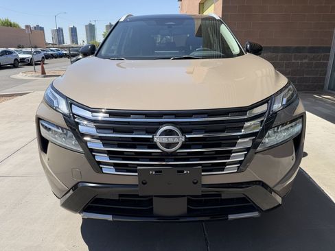 Used 2024 Nissan Rogue Platinum AWD/4WD image 10
