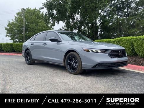 Used 2025 Honda Accord SE image 1