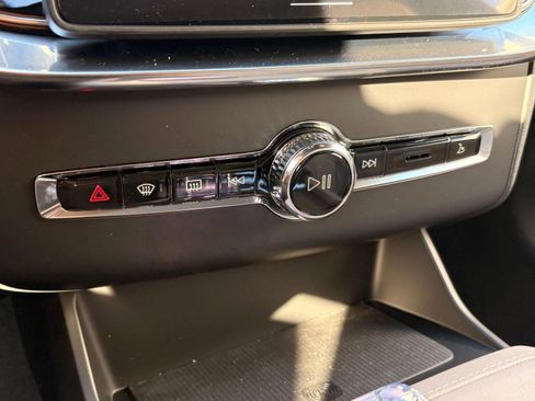 New 2026 Volvo XC90 T8 Plus image 18