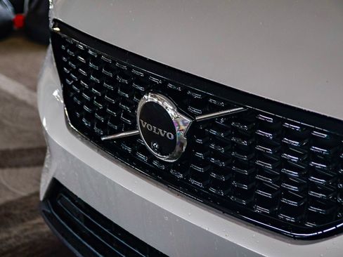 New 2026 Volvo XC40 B5 Plus w/ Protection Package Premier AWD/4WD image 70