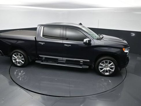 Used 2022 Chevrolet Silverado 1500 High Country w/ Technology Package AWD/4WD image 27