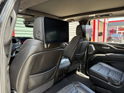 Used 2024 Cadillac Escalade ESV Sport Platinum AWD/4WD image 41