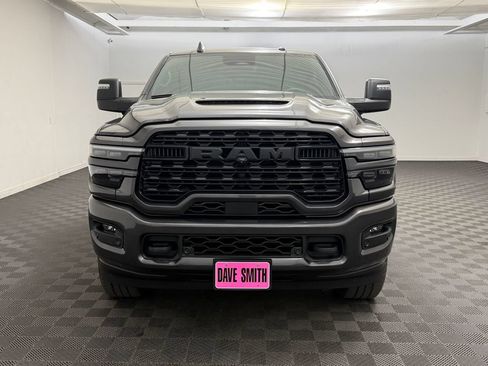 Used 2025 RAM 3500 Limited AWD/4WD image 6