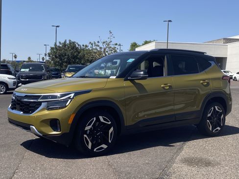 Certified 2024 Kia Seltos SX AWD/4WD image 2