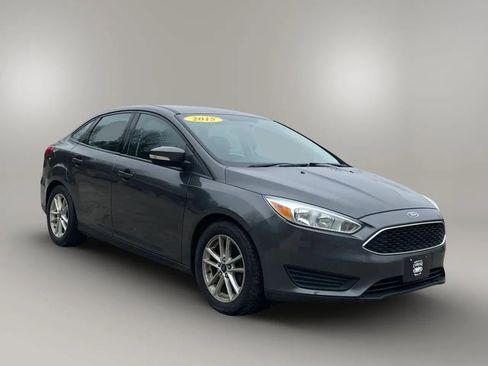 Used 2015 Ford Focus SE w/ Reverse Sensing Package image 21